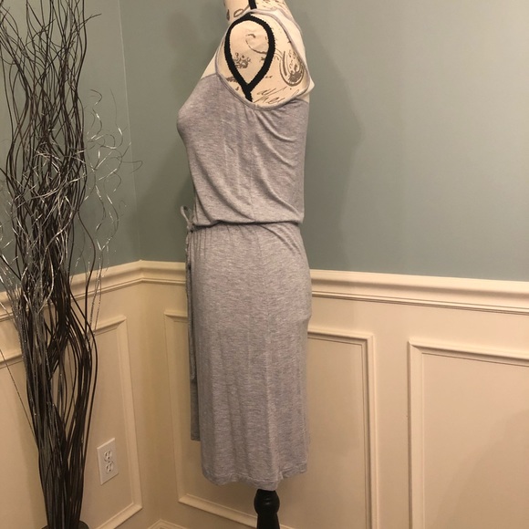 Grey Sleeveless Dress with tie waist/white mesh upper - Picture 2 of 6